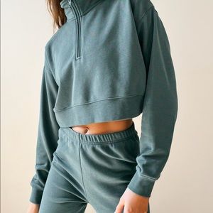 Aritzia TNA teal/green quarter zip